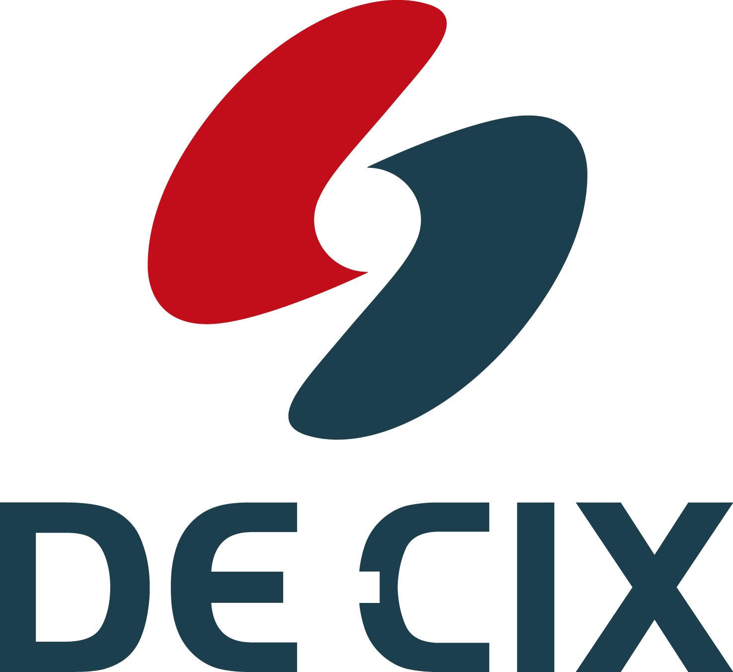 Beyaz fonda DE-CIX amblemi ve marka adı görülüyor.